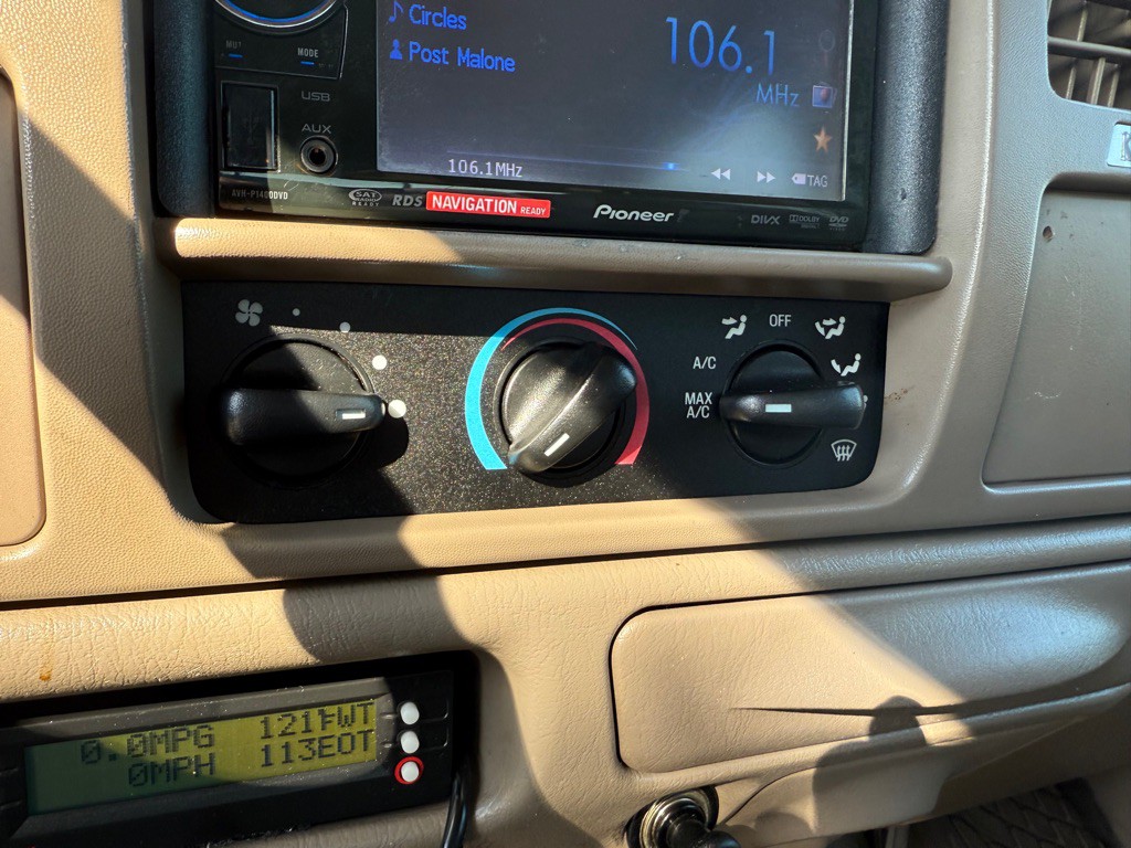 2003 Ford F-250 Image 32
