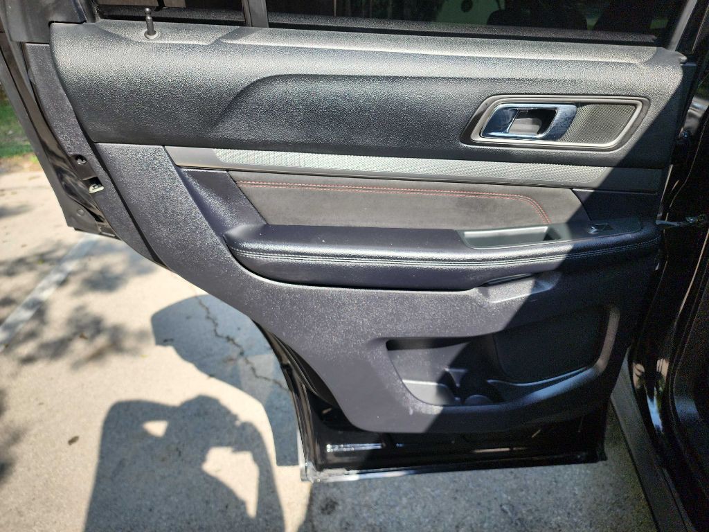 2018 Ford Explorer Image 28