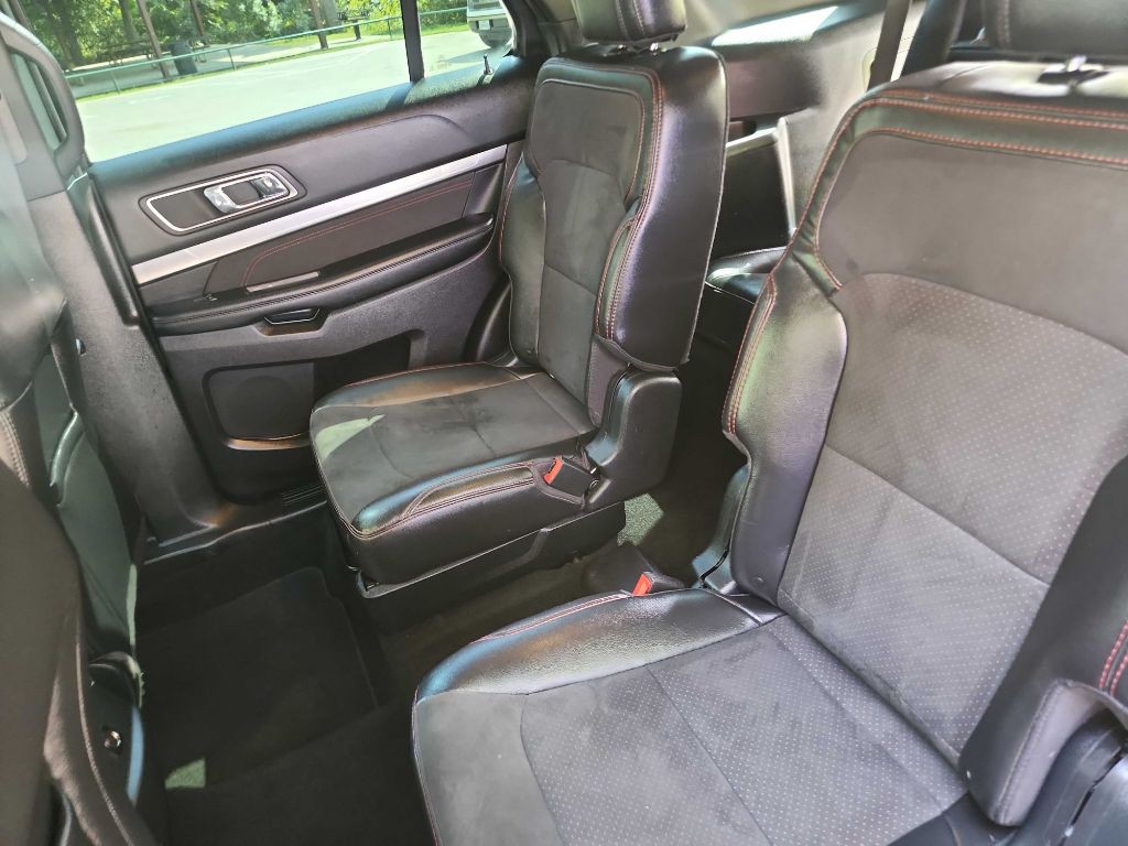 2018 Ford Explorer Image 32