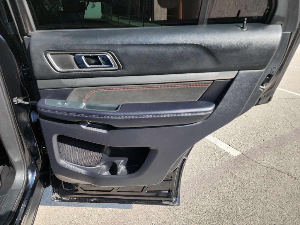 2018 Ford Explorer Image 36