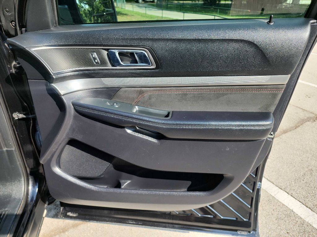 2018 Ford Explorer Image 38