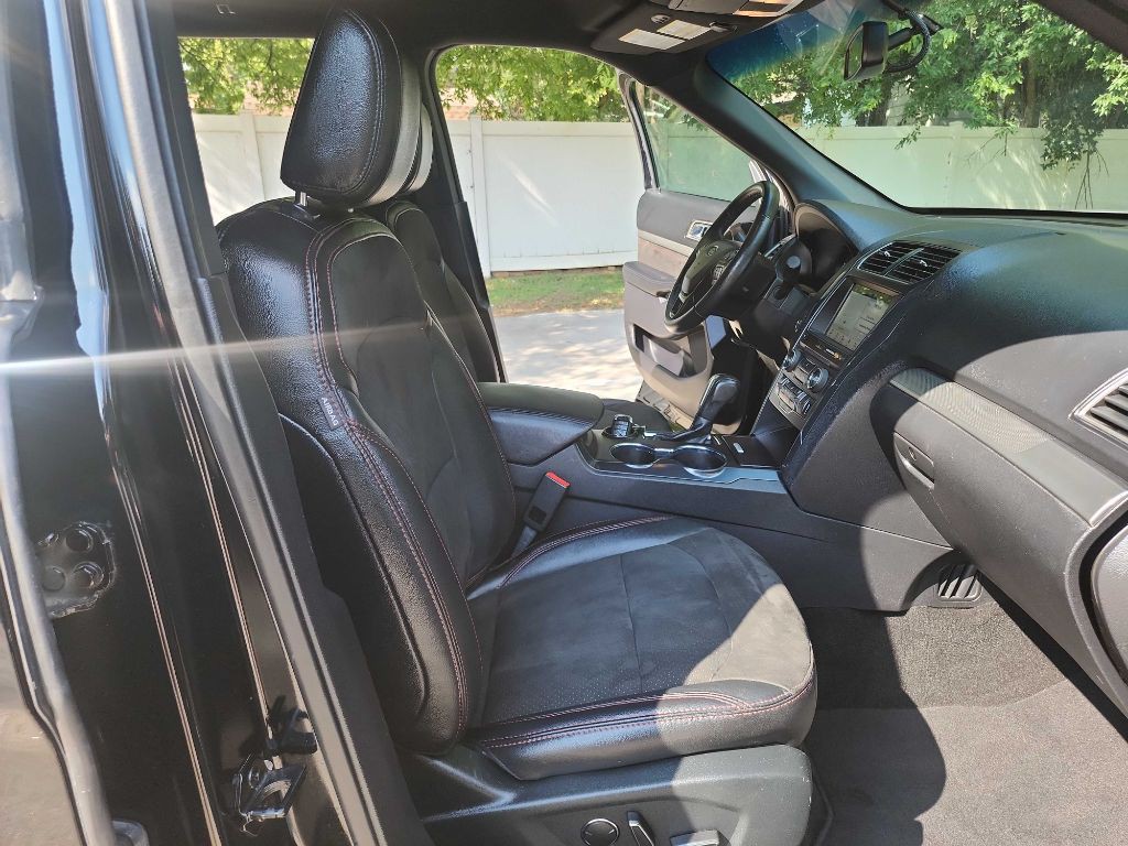 2018 Ford Explorer Image 40