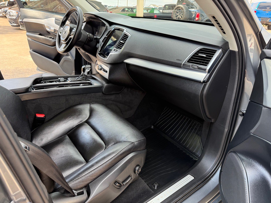 2018 Volvo XC90 Image 16