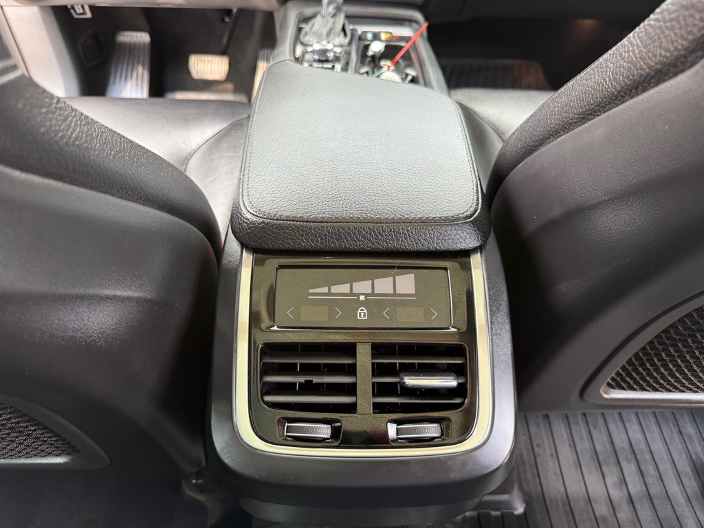 2018 Volvo XC90 Image 25
