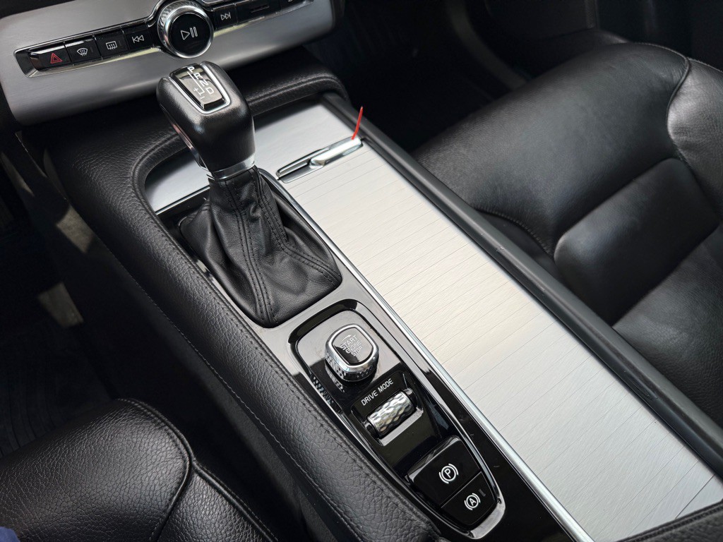 2018 Volvo XC90 Image 32