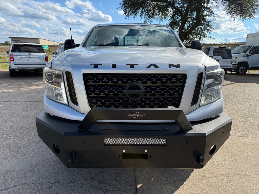 2016 Nissan Titan Image 2