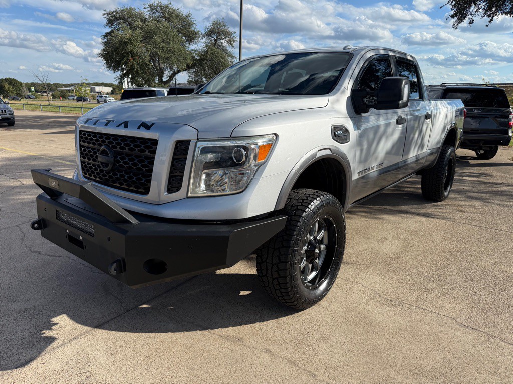 2016 Nissan Titan Image 3