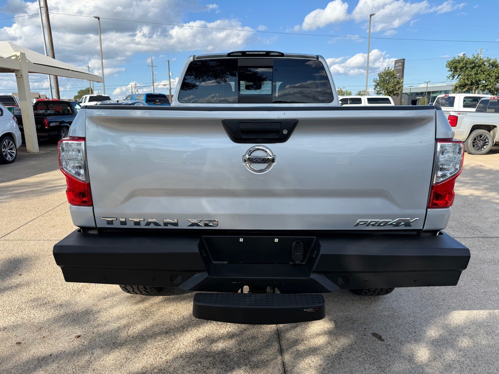 2016 Nissan Titan Image 5