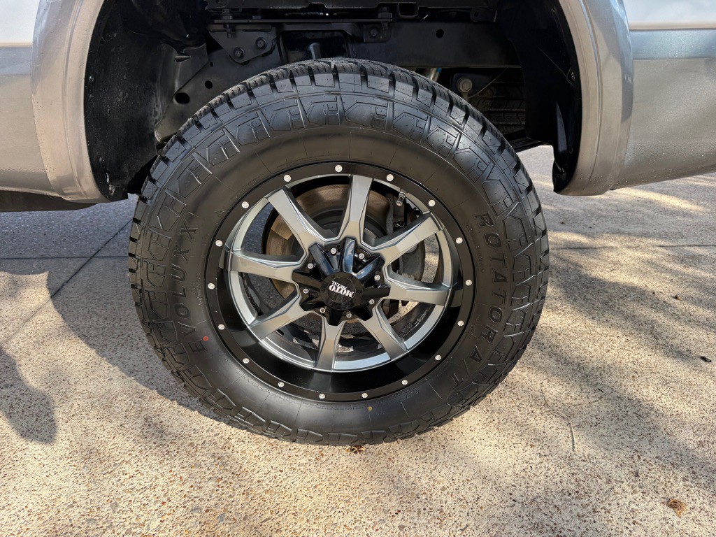 2016 Nissan Titan Image 11