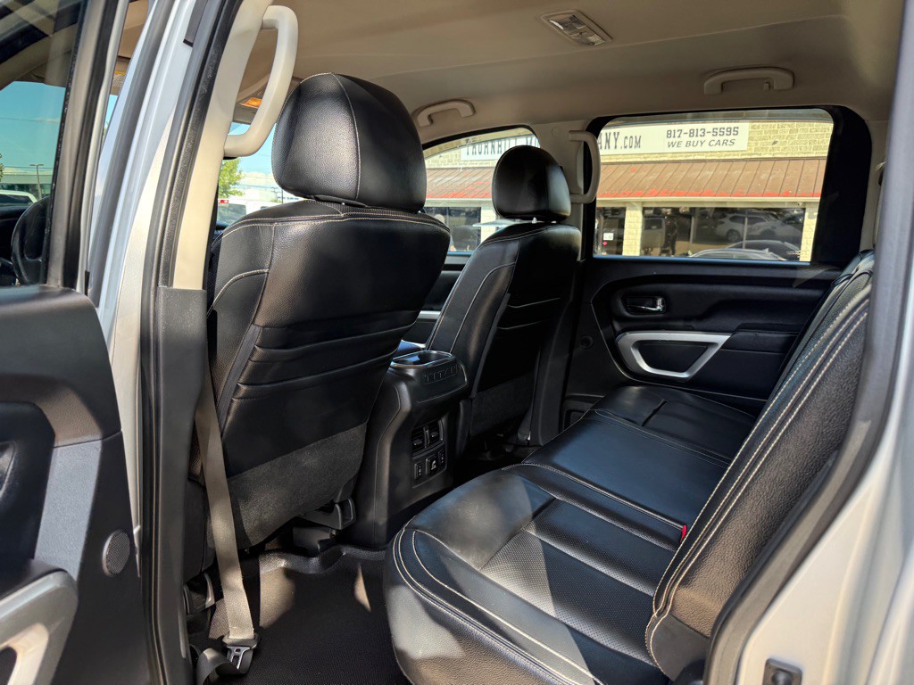 2016 Nissan Titan Image 13