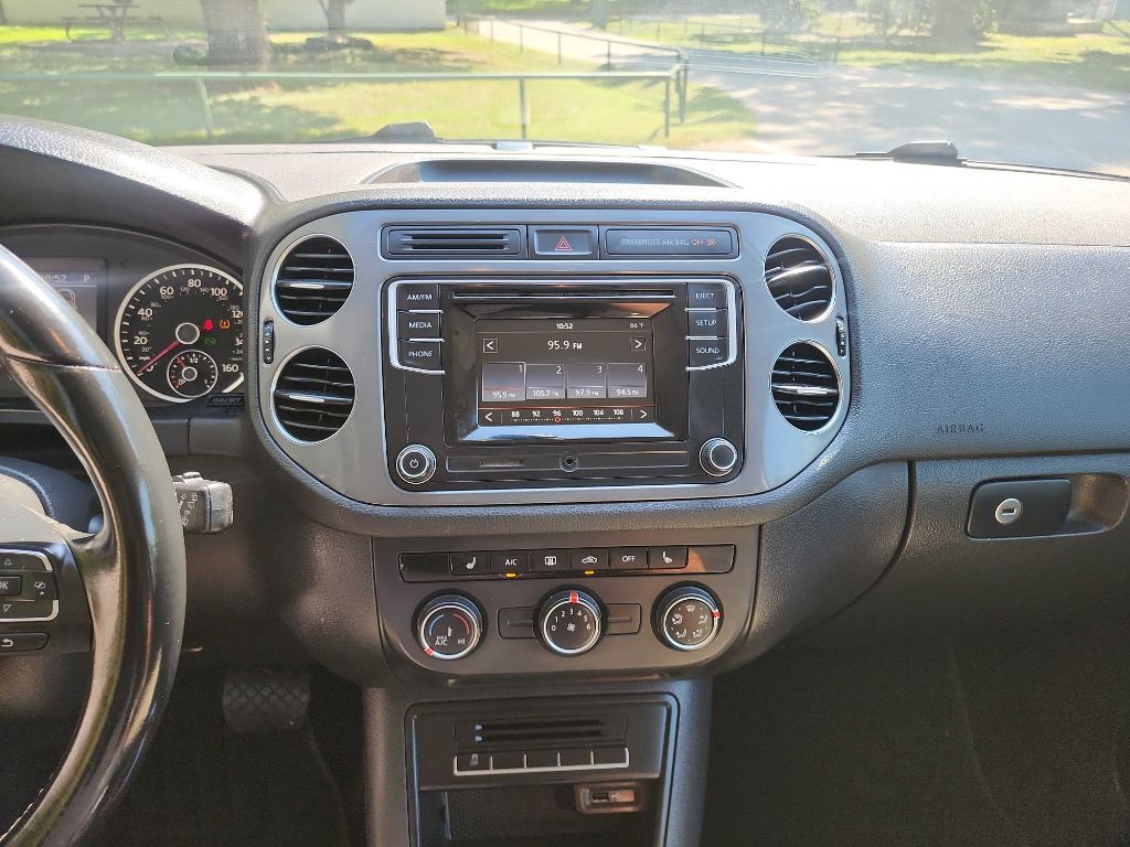 2016 Volkswagen Tiguan Image 18