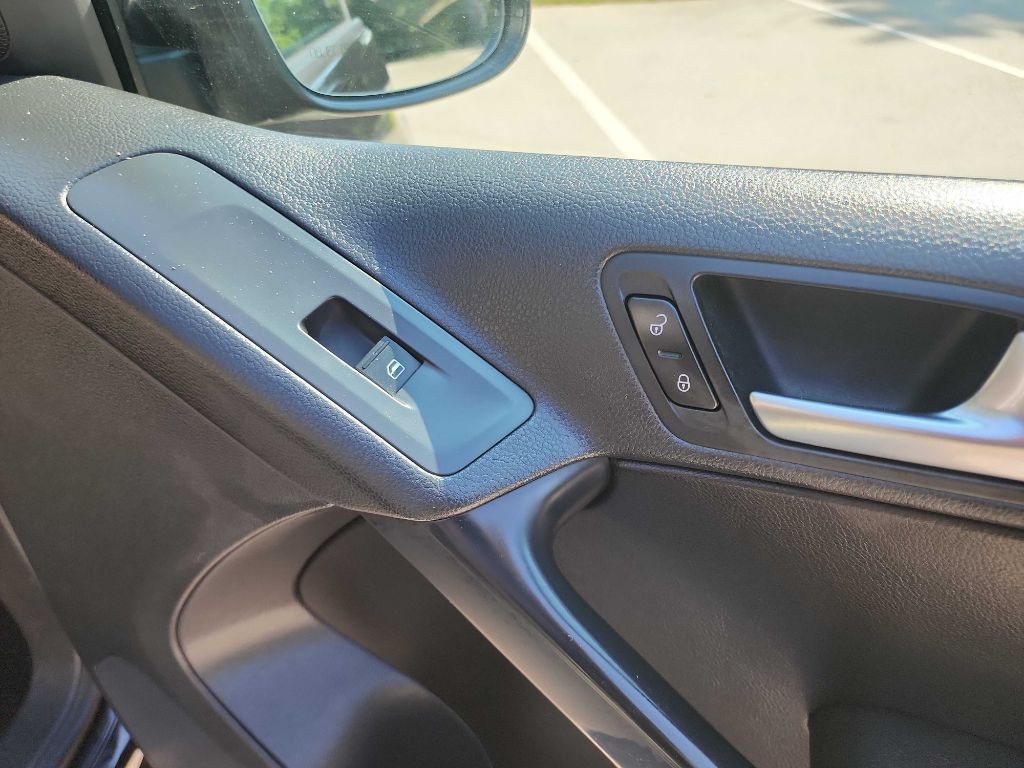 2016 Volkswagen Tiguan Image 34