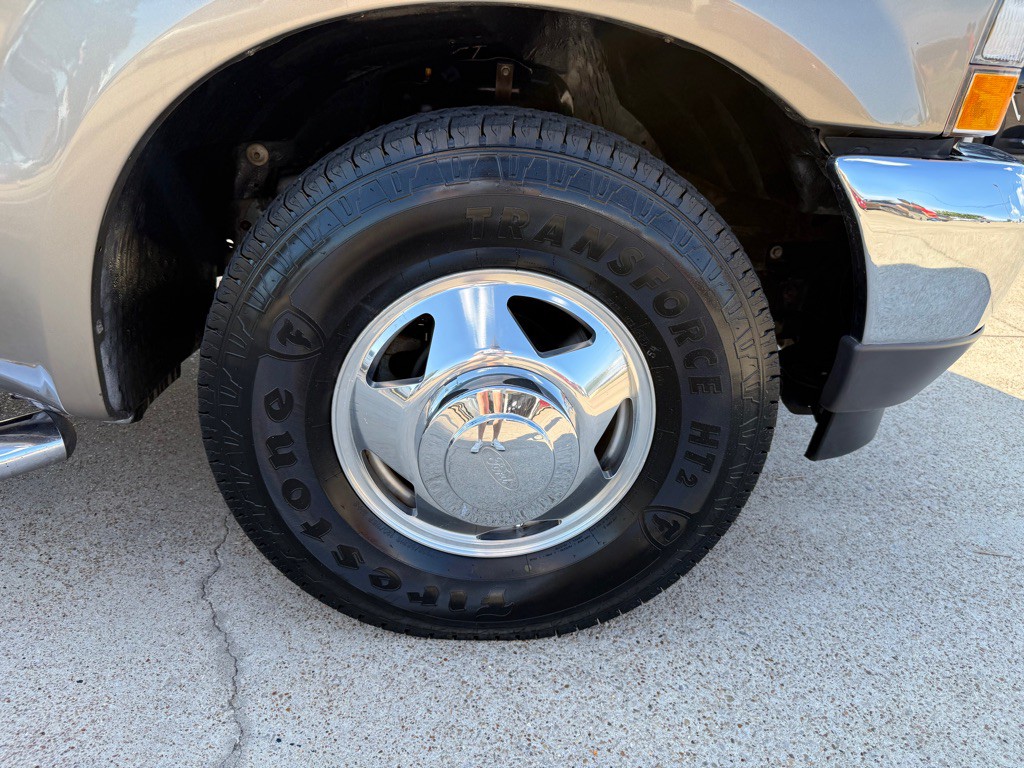 2002 Ford F-350 Image 15