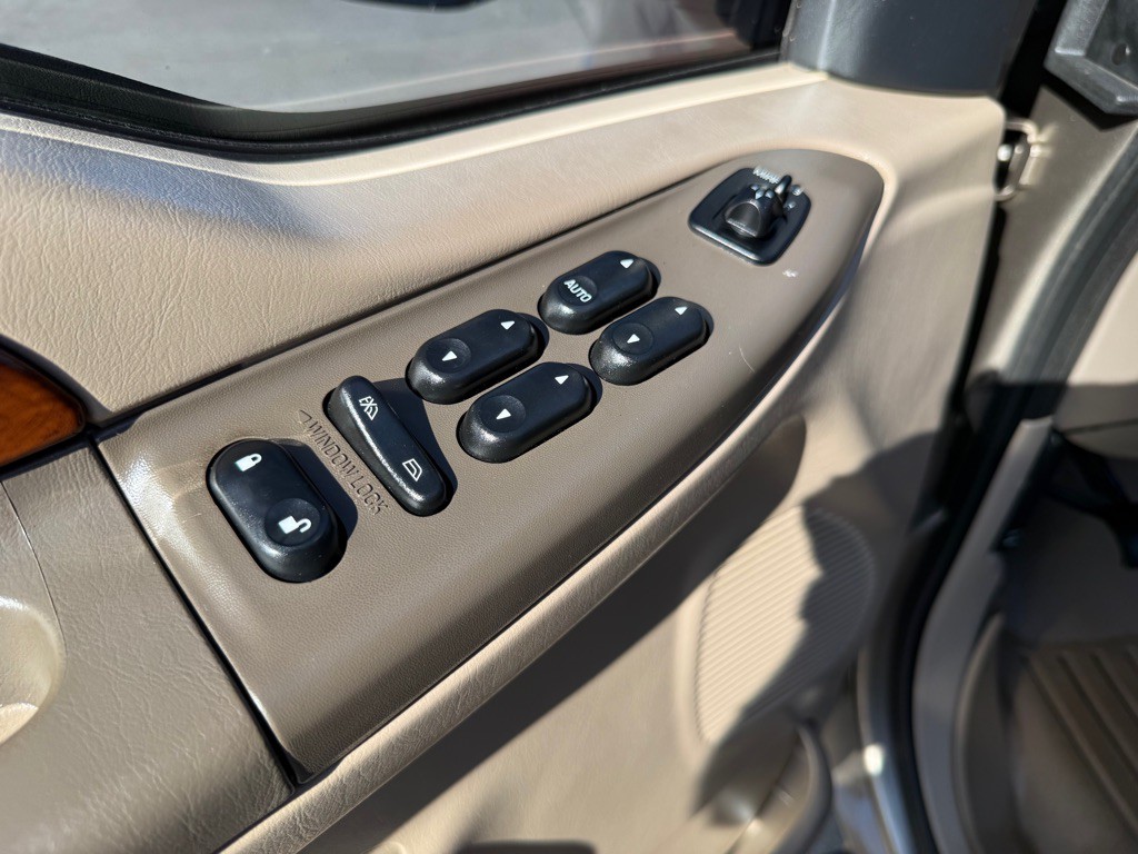 2002 Ford F-350 Image 21
