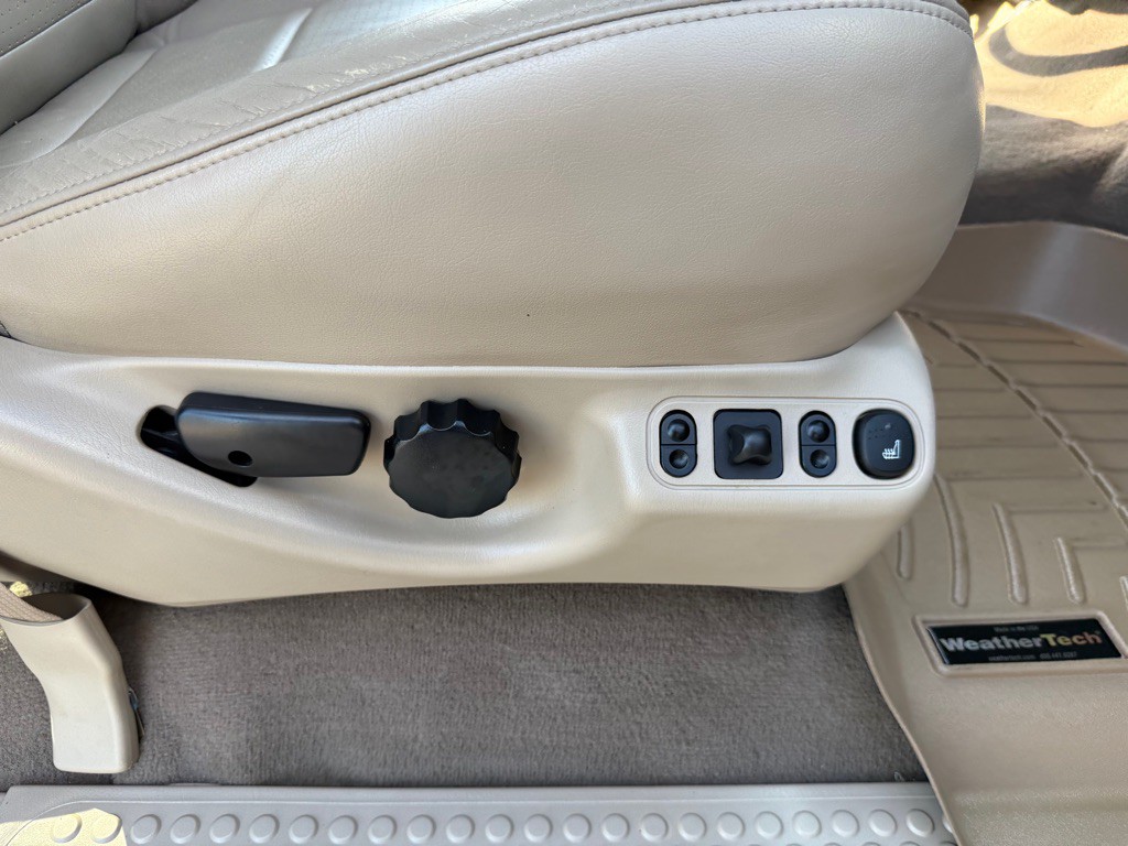2002 Ford F-350 Image 25