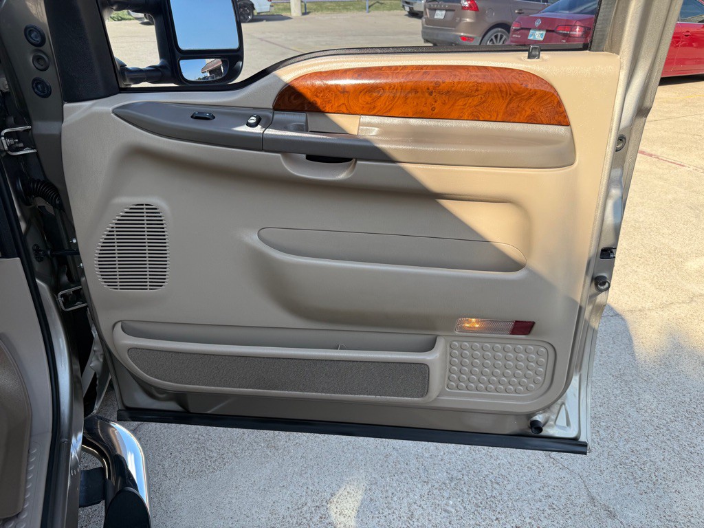 2002 Ford F-350 Image 27