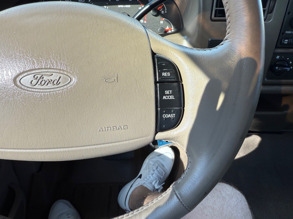 2002 Ford F-350 Image 31