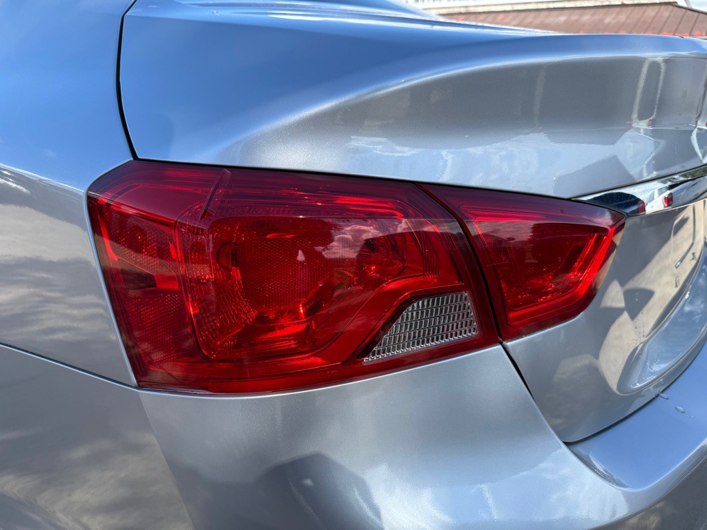 2017 Chevrolet Impala Image 11