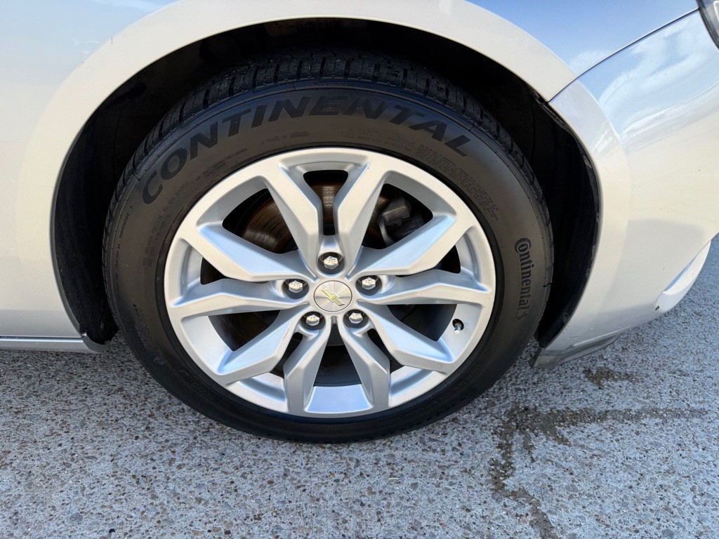 2017 Chevrolet Impala Image 12