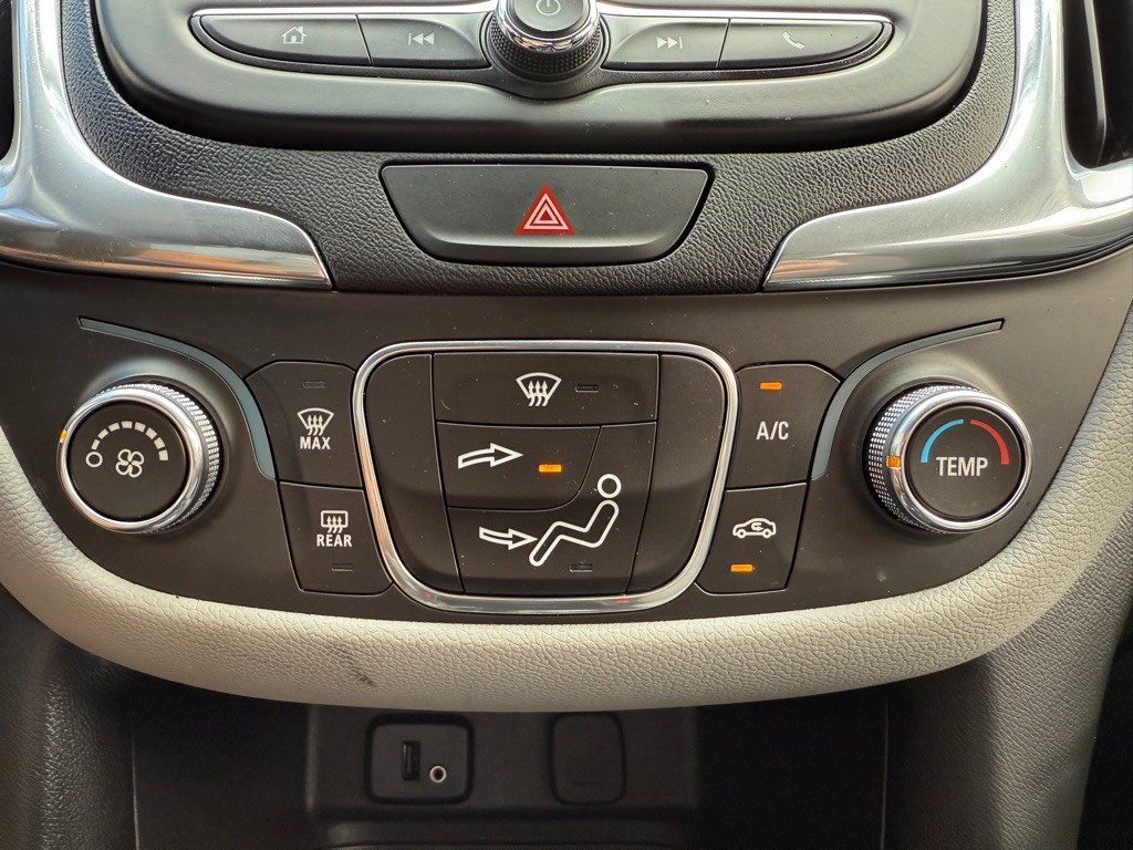 2018 Chevrolet Equinox Image 30