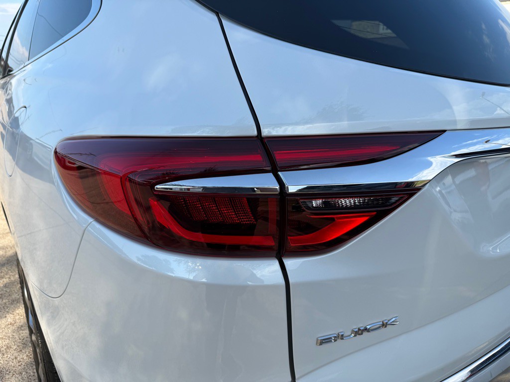2018 Buick Enclave Image 12