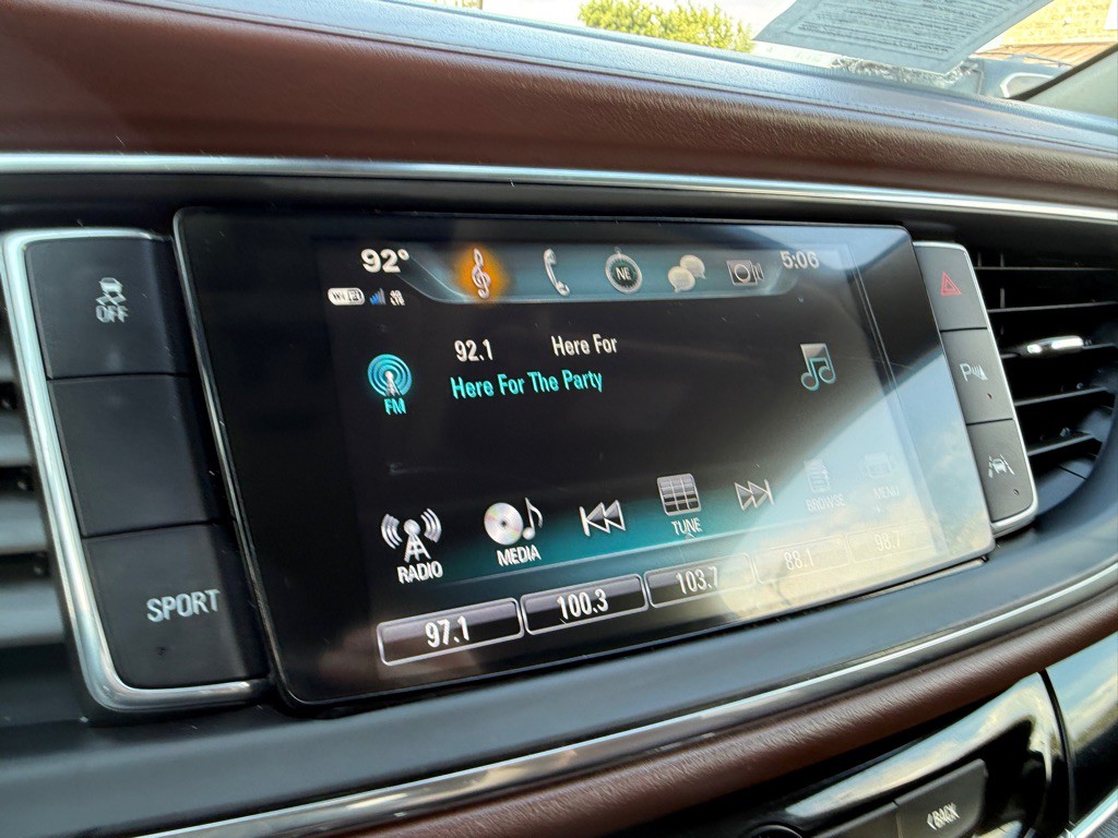 2018 Buick Enclave Image 37