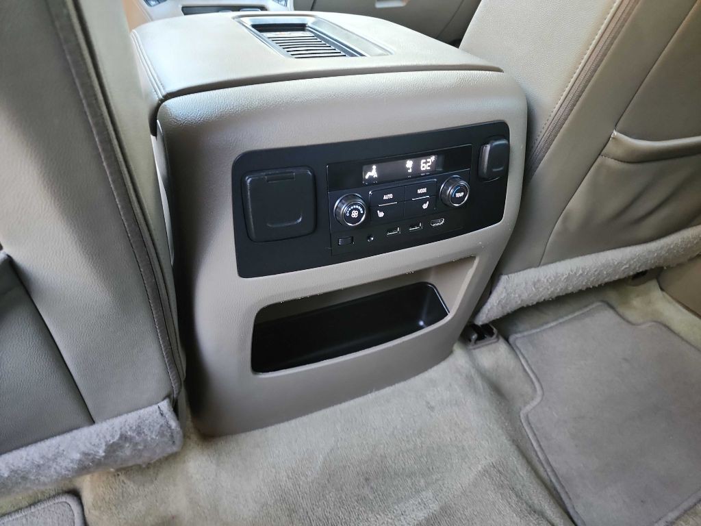 2017 GMC Yukon Image 35