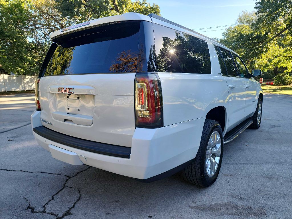 2017 GMC Yukon Image 9