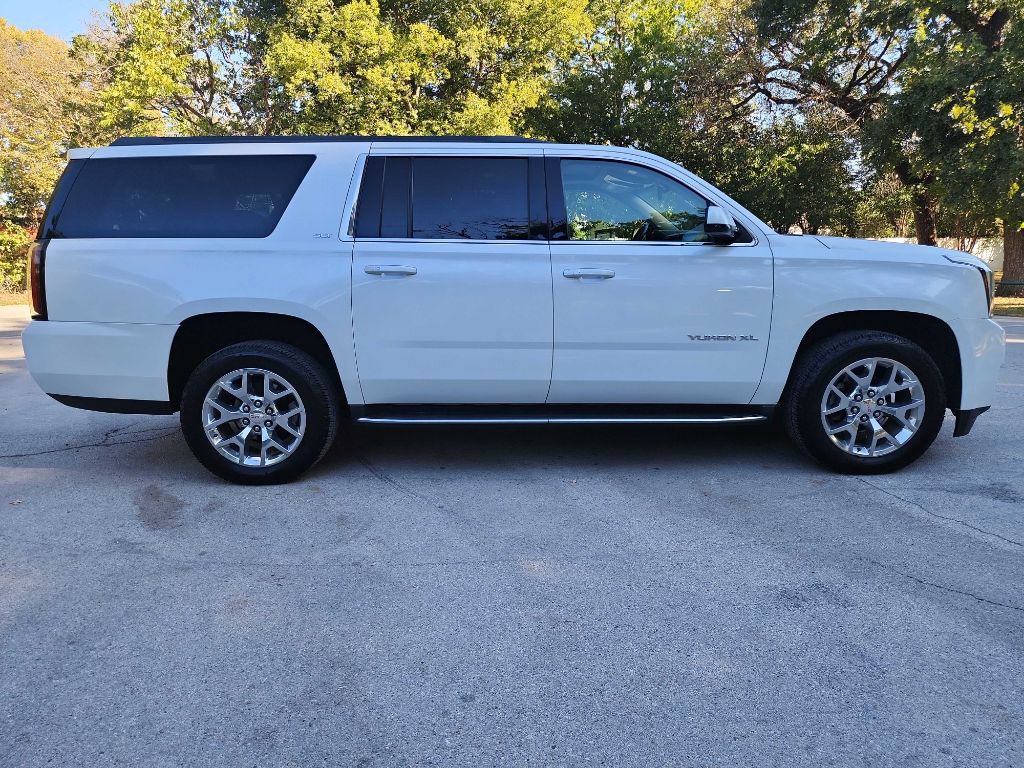 2017 GMC Yukon Image 10