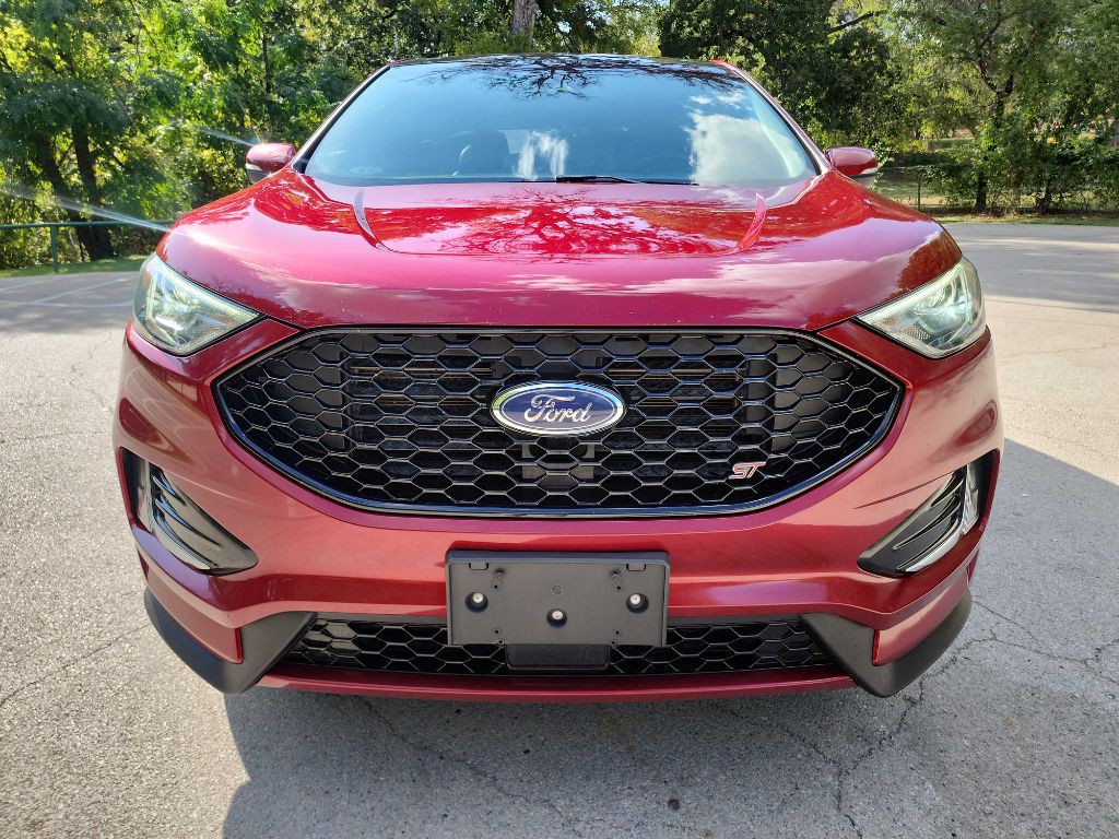 2019 Ford Edge Image 2