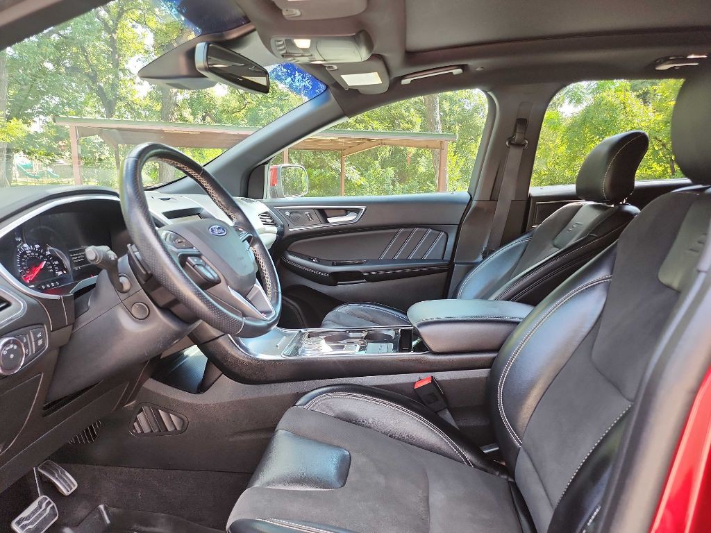 2019 Ford Edge Image 17