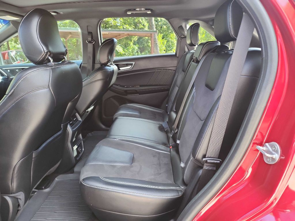 2019 Ford Edge Image 30