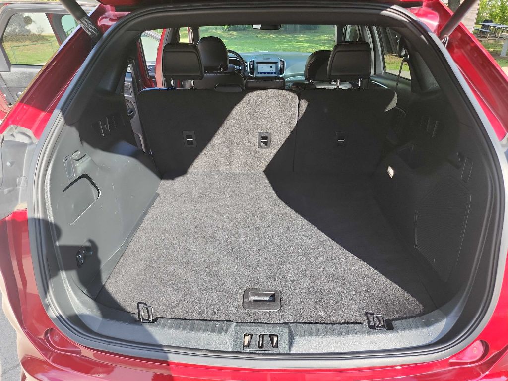 2019 Ford Edge Image 32