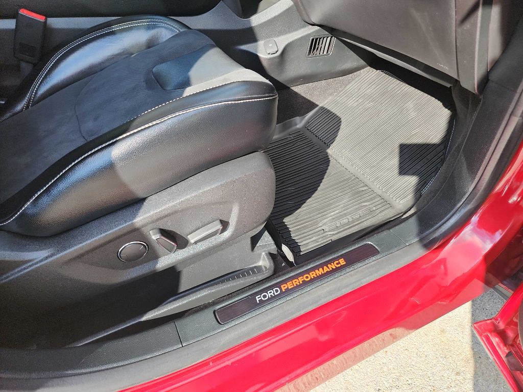 2019 Ford Edge Image 40