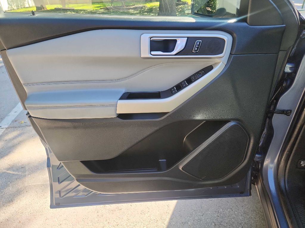 2021 Ford Explorer Image 13
