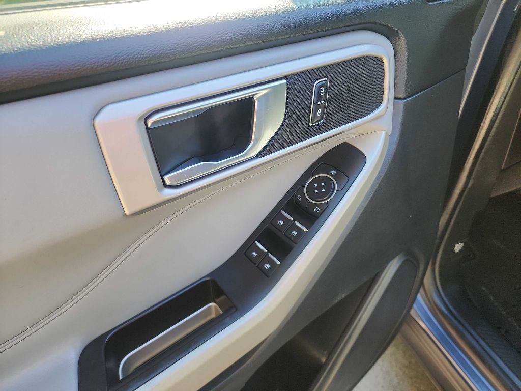 2021 Ford Explorer Image 15