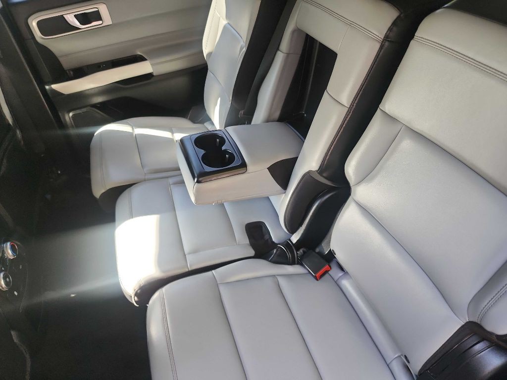 2021 Ford Explorer Image 30