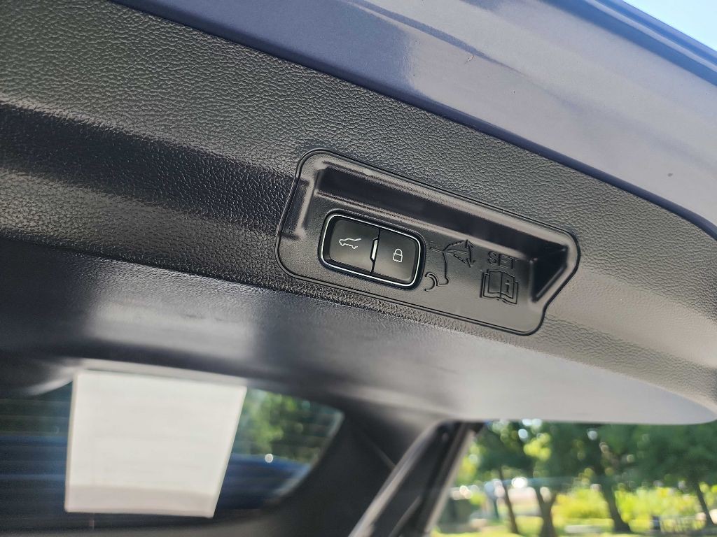 2021 Ford Explorer Image 34