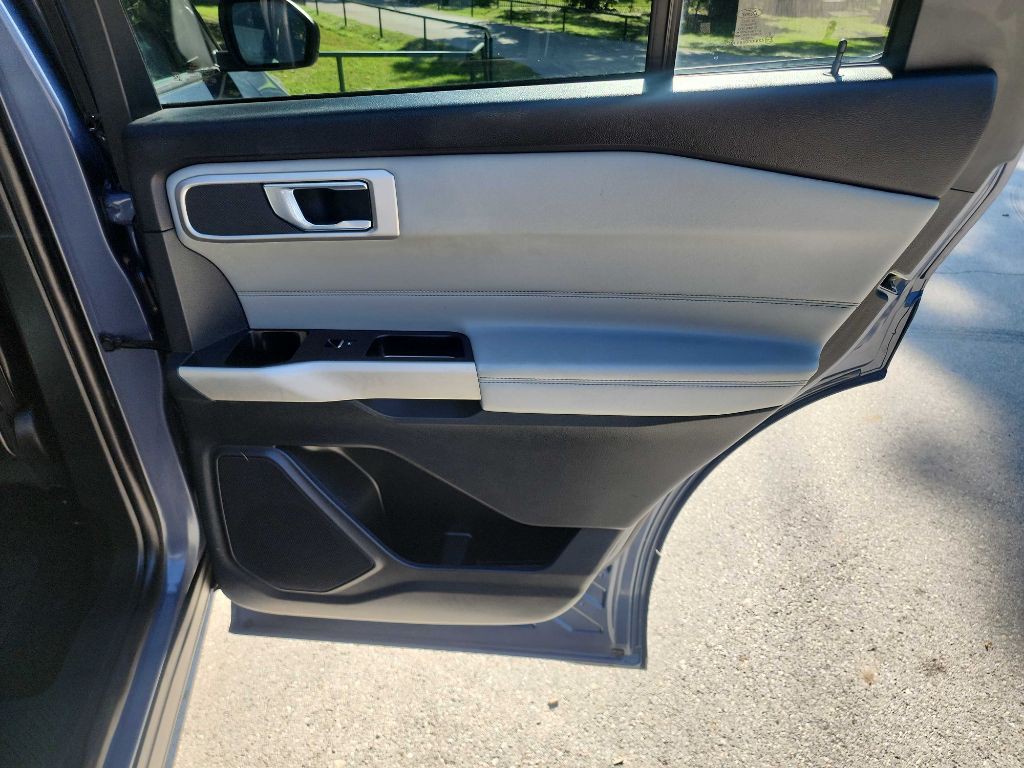 2021 Ford Explorer Image 36