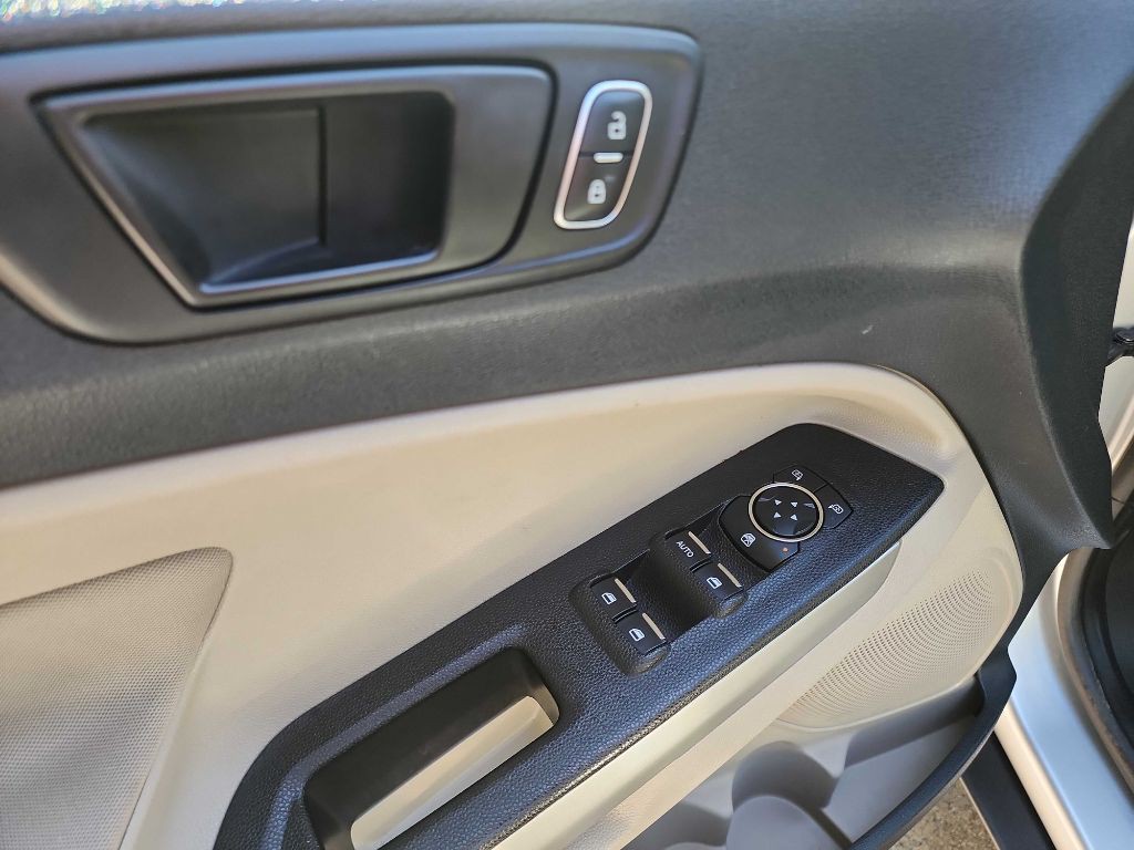 2021 Ford Econoline Image 14