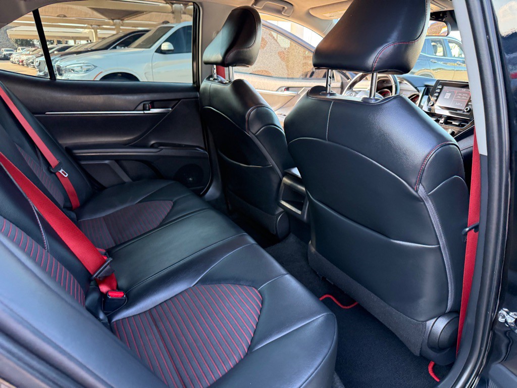 2021 Toyota Camry Image 17
