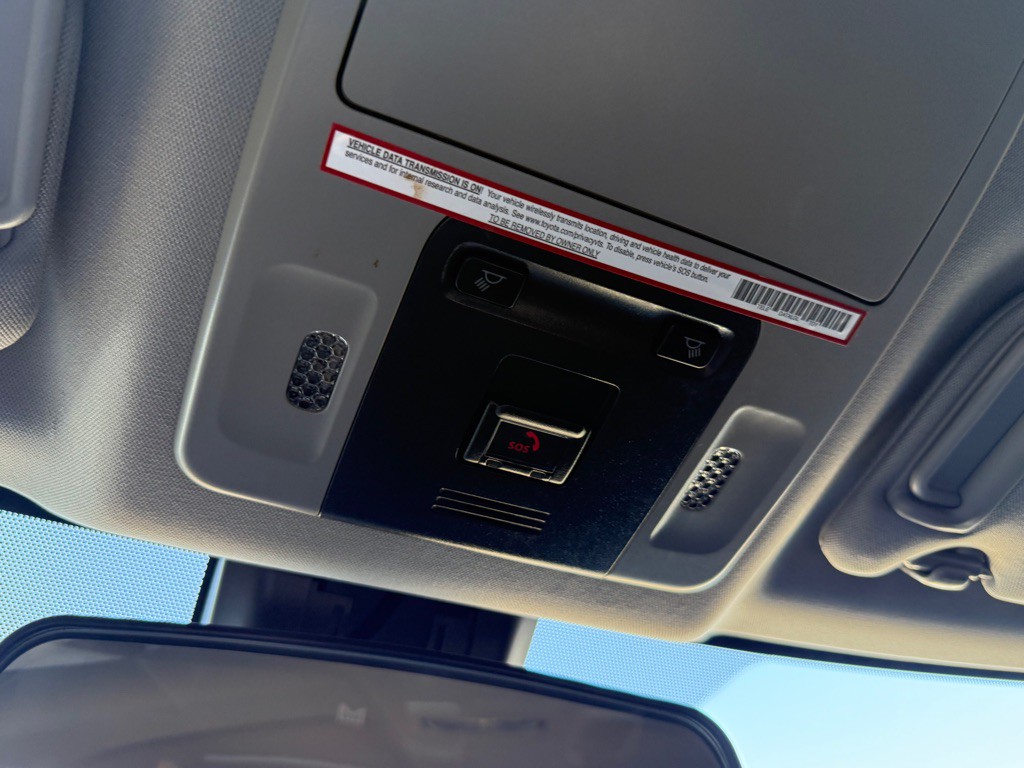 2021 Toyota Camry Image 32