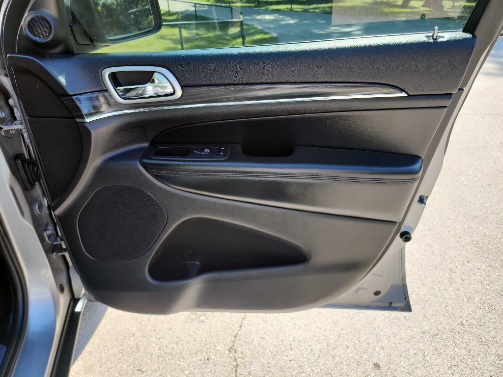 2019 Jeep Grand Cherokee Image 38