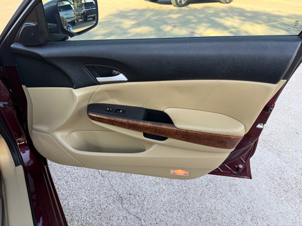 2012 Honda Accord Image 24