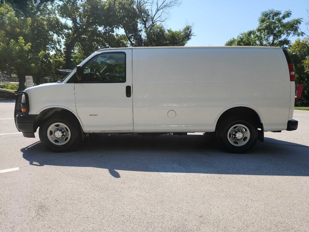 2018 Chevrolet Express Image 4