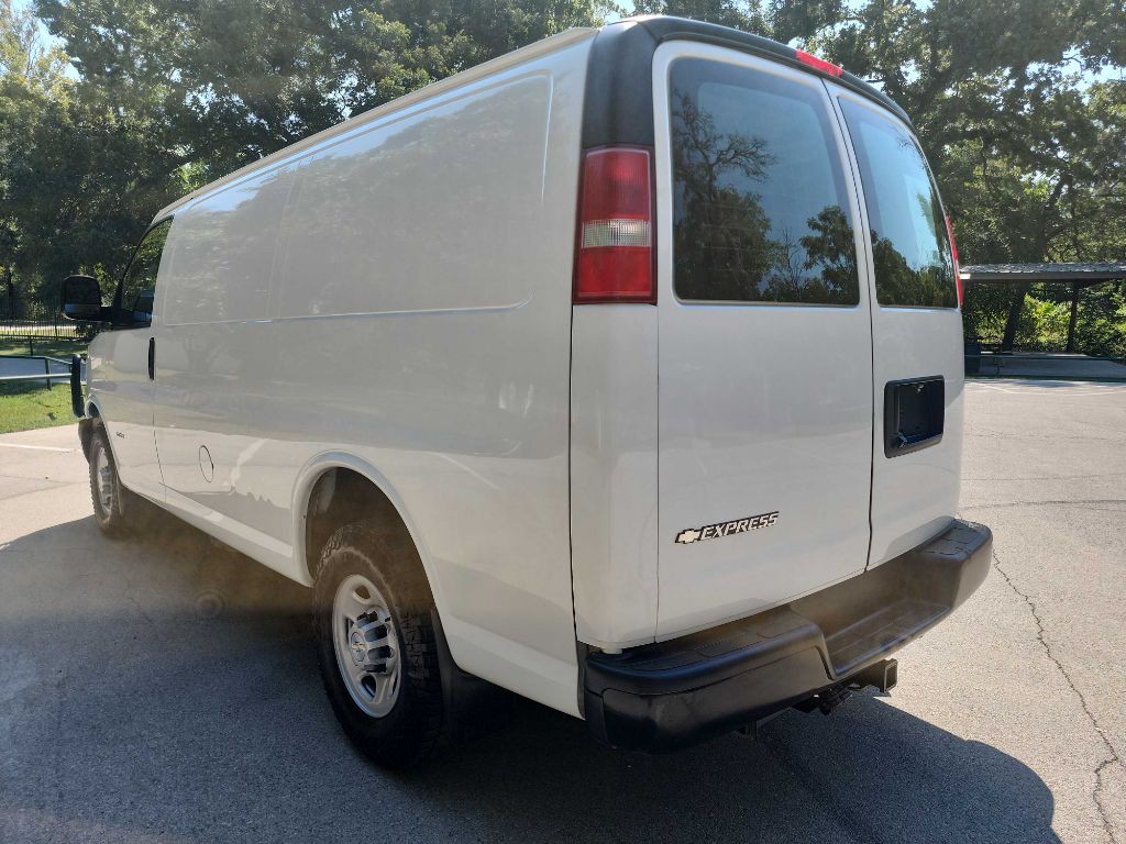 2018 Chevrolet Express Image 5