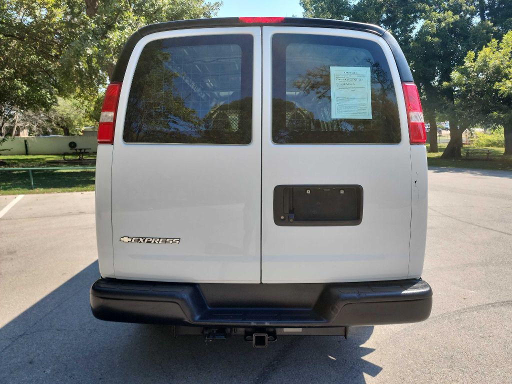 2018 Chevrolet Express Image 6