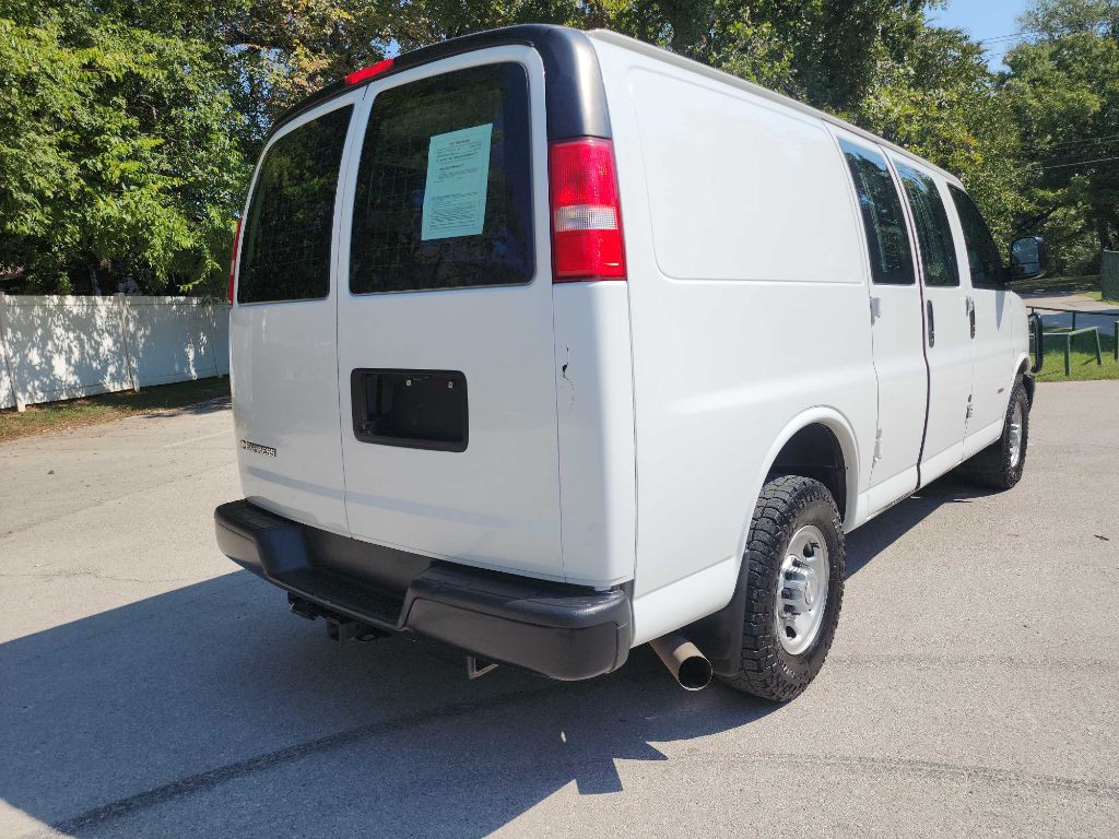 2018 Chevrolet Express Image 9