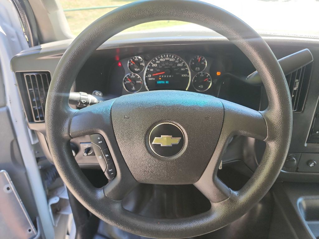 2018 Chevrolet Express Image 17