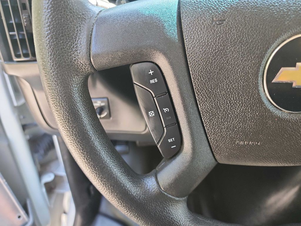 2018 Chevrolet Express Image 18